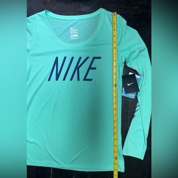 NWT Nike Legend Scoop Neck Women's Long Sleeve DriFt T-Shirt (Size M) - Picture 13 of 14